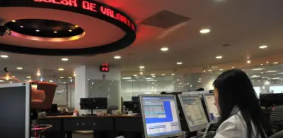 Bolsa de Colombia opera mixta; Ecopetrol cae 10% tras triunfo de De La Espriella