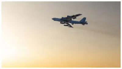 Bombardero B-52 se estrella en base aérea de California