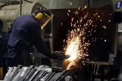 Colombia reduce jornada laboral a 42 horas desde el 15 de julio