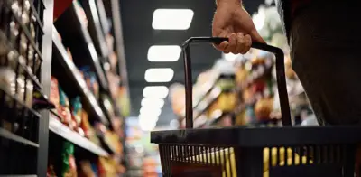 Colombianos cambian compras: más canales, salud y menos cocina