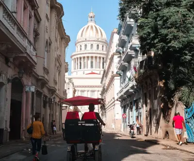 Cuba aprueba 176 medidas de mercado ante presión de Trump