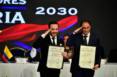 Equipo de empalme de De la Espriella finaliza reunión con más de 1.300 personas