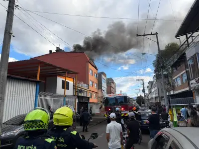 Incendio en el centro de Bogotá: Bomberos controlaron el fuego sin heridos