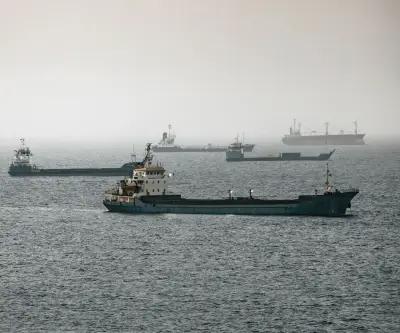 Irán refuerza control sobre estrecho de Ormuz antes de negociaciones clave