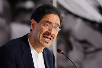 Iván Cepeda pide investigar presuntas gabelas al Clan del Golfo en paz total