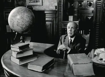 Jorge Luis Borges: genio literario que transformó el idioma español