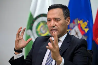 Ministro de Defensa responde a Uribe por denuncias de constreñimiento del Eln en Arauca
