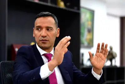 Ministro Sánchez defiende compra de aviones Gripen