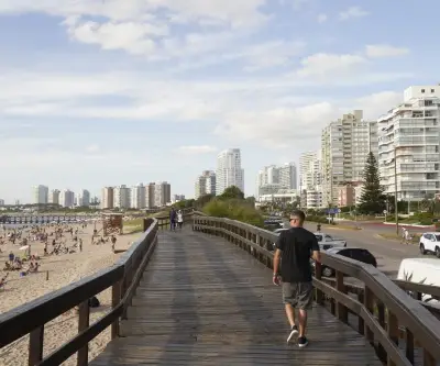 Pasito: la app argentina que premia por caminar llega a Uruguay con 20.000 usuarios