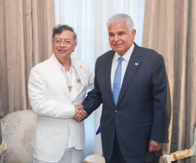 Petro pide unión regional para regular IA y acelerar descarbonización en Panamá