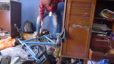 Recuperan cuatro bicicletas y hallan drogas en allanamientos en Engativá