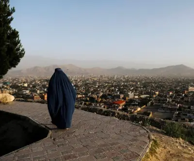 Talibanes detienen a 30 mujeres en Herat por violar normas del hiyab