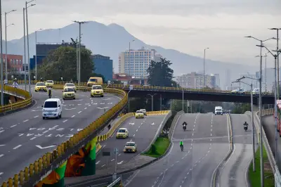 Triángulo blanco en el asfalto: señal de Ceda el paso y su multa en Colombia