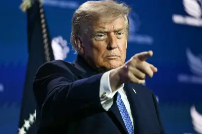 Trump amenaza con aranceles del 100% a países con impuestos digitales