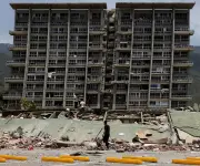 589 fallecidos en Venezuela tras fuertes terremotos en La Guiara