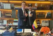 Abelardo De la Espriella inicia su gobierno con reuniones y revisión de hojas de vida