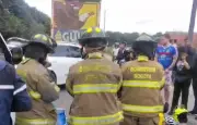 Accidentes en Autopista Norte: rescatan a ciclista atrapada por tractocamión