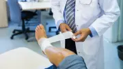 Adolescente sufre nueva fractura tras consulta médica en India