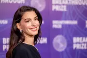 Anne Hathaway está embarazada de su tercer hijo a los 43 años