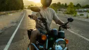 Aprender a manejar moto en Colombia: errores comunes que ponen en riesgo su seguridad