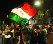 Auto arrolla a multitud en celebración del Mundial en Cabo San Lucas