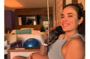 Carolina Ramírez muestra a su hijo Sur y recibe felicitaciones de Carlos Torres