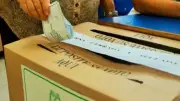 Cinco sancionados por usar celular en votaciones en Santander