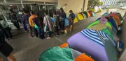Comunidad Misak protesta frente a la ANT en Bogotá por lentitud en tierras