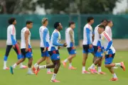 Cucho Hernández sufrió un fuerte golpe en entrenamiento de Colombia en México