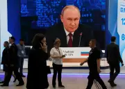 Drones ucranianos atacan San Petersburgo durante foro económico de Putin