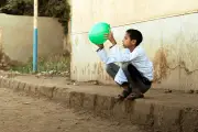 El globo verde: un cuento sobre la guerra y la esperanza en el Sahara