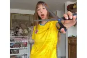 Emily Rococó causa polémica al modificar la camiseta de la Selección Colombia