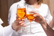 Estudio confirma que incluso el consumo moderado de alcohol aumenta el riesgo de muerte prematura