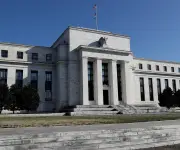 Estudio de la Fed: cambio energético reduce impacto inflacionario del petróleo