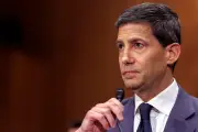 Fed mantiene tasas pero sugiere posible subida antes de fin de año
