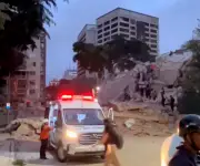 Fuerte sismo en Caracas derrumba edificios y deja daños masivos