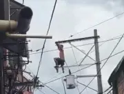 Hombre muere electrocutado al huir de la policía en Medellín