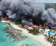Incendio en resort Dominicana: evacúan a 1.690 personas sin heridos