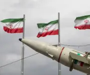 Irán lanza misiles contra Israel y amenaza la tregua en conflicto