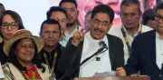 Iván Cepeda busca alianza con el centro tras retiro de constituyente