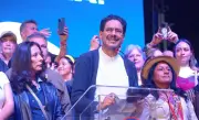 Iván Cepeda celebra con música y esperanza en Bogotá tras preconteo