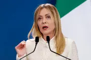 Meloni acusa a Feria del Libro de Roma de censura por carné antifascista