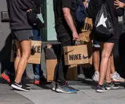 Nike supera expectativas de ganancias en último trimestre fiscal