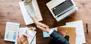 Nuevo decreto: tercerización ilegal tendrá sanciones de hasta 5.000 salarios mínimos