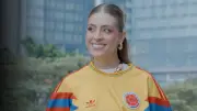 Outfits con la camiseta de la Selección Colombia: ideas para llevarla con estilo