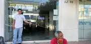 Pacientes de Nueva EPS se encadenan en Bucaramanga por falta de medicamentos