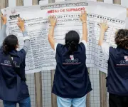 Perú vota en reñida segunda vuelta: derecha e izquierda se disputan el poder