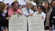 Petro prometió en 2008 no convocar Constituyente y ahora da marcha atrás