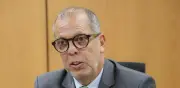Procuraduría suspende a embajador Alfredo Saade por mensajes en X