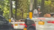 Robo a mano armada en semáforo de Medellín causa alarma
